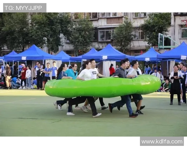 偶像运动会篮球盛宴明星对决激情四溢展现青春活力与团队精神 偶像运动会篮球盛宴明星对决激情四溢展现青春活力与团队精神